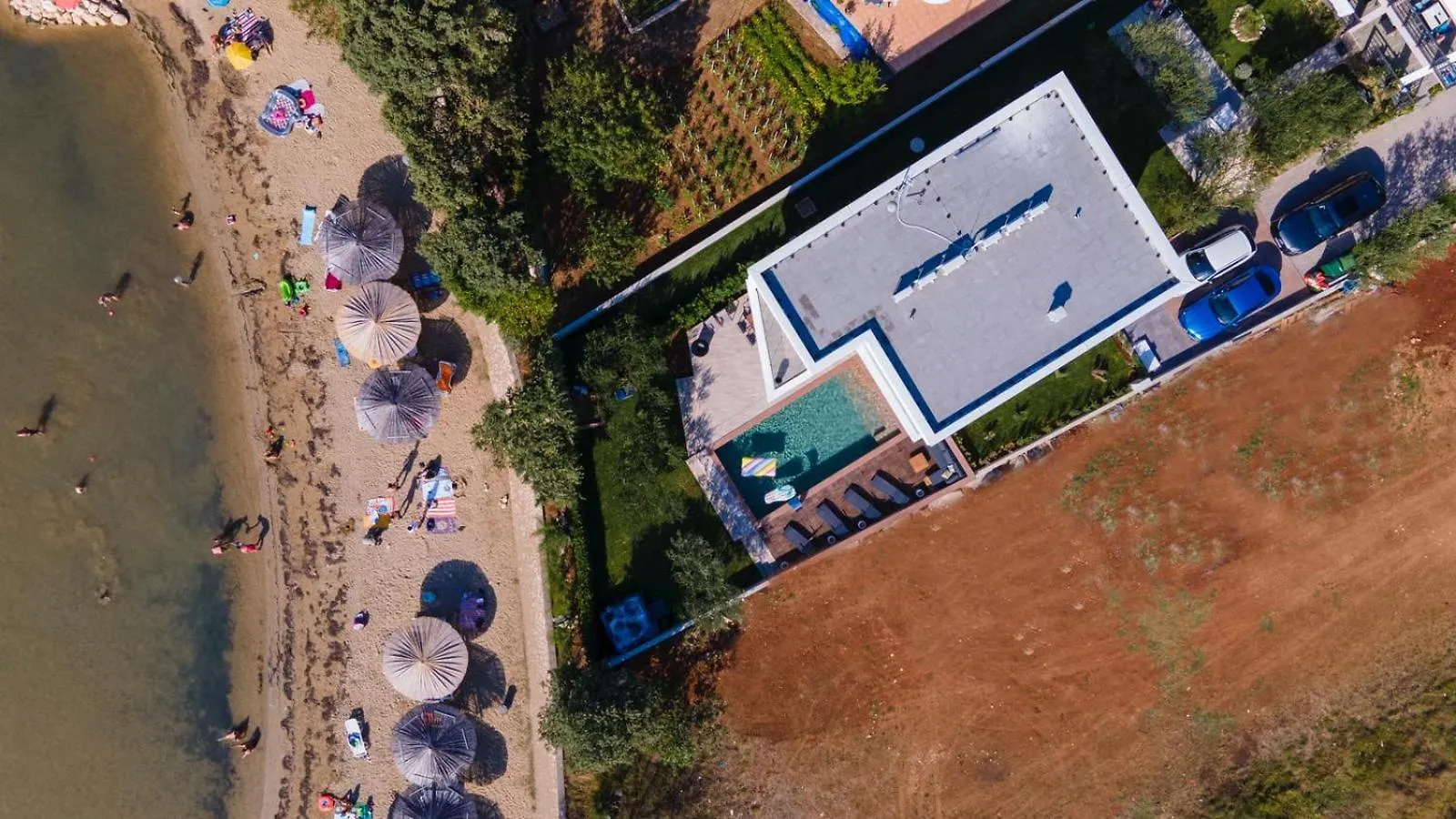 Beachfront Villa Bella ザトン