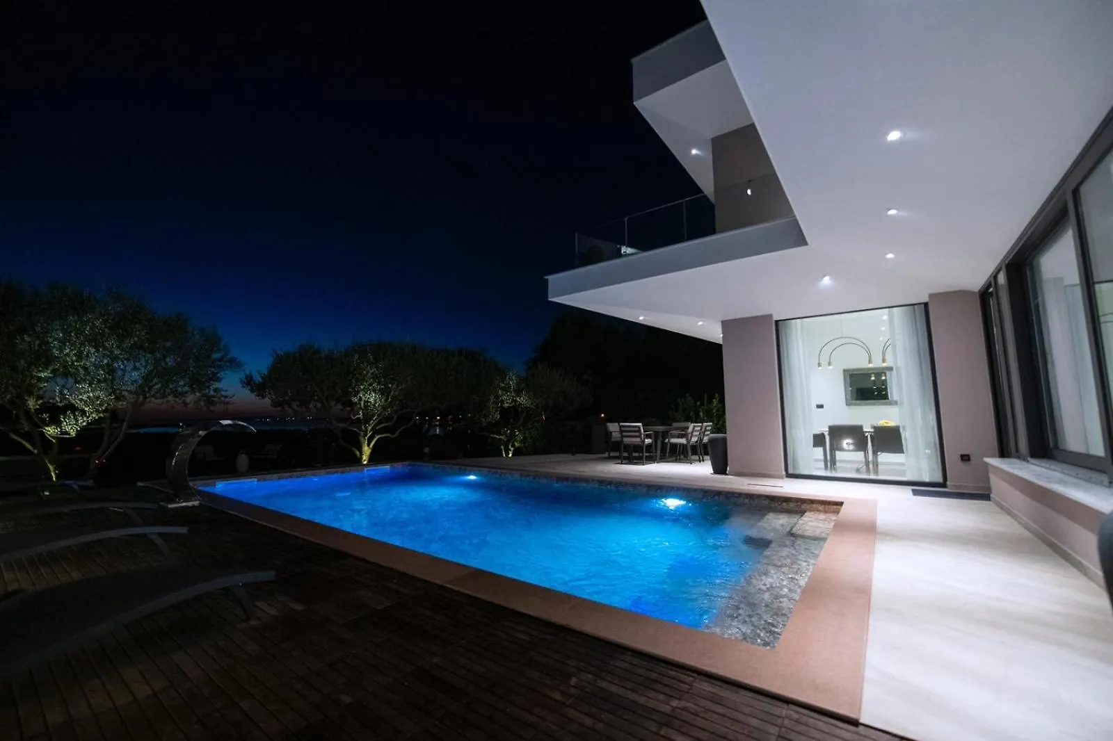 Beachfront Villa Bella ザトン 0*,